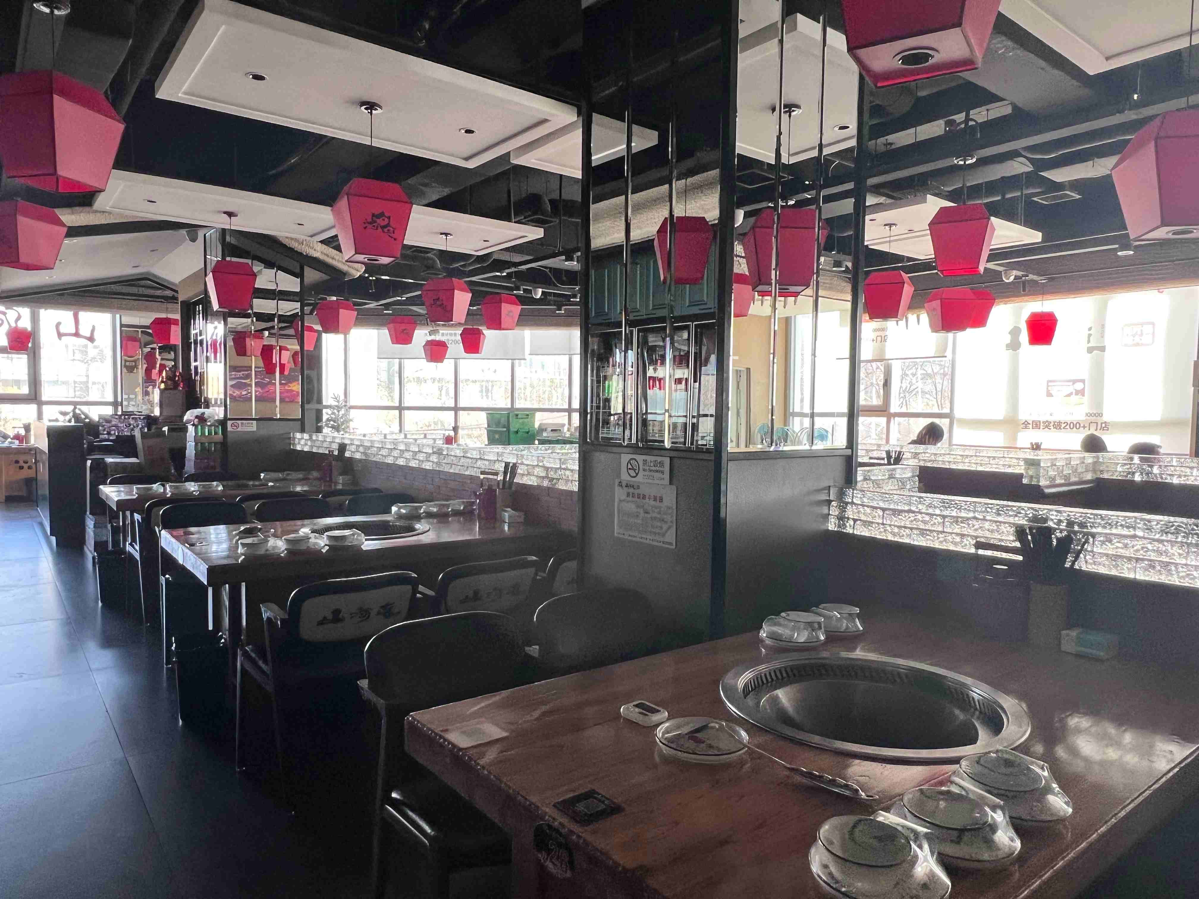 美食店内场景